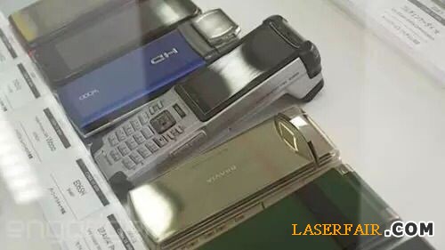 有人說，日本這些手機款式更像是手機界的“活化石”