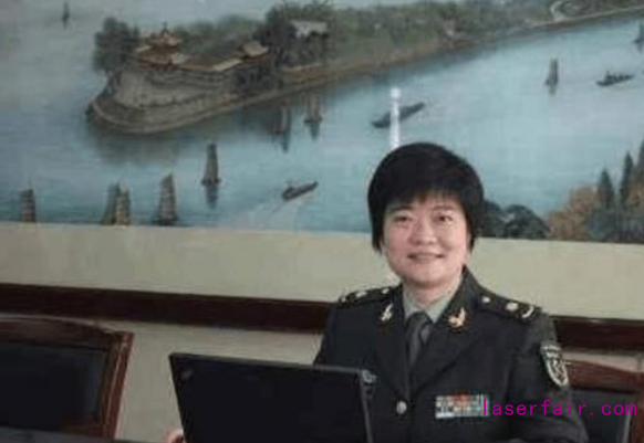比核彈還厲害的女人，中美30年差距被她填平，外號激光女神