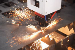 捷報(bào)！崗春激光3萬(wàn)瓦激光頭單季度銷(xiāo)量超1000臺(tái)