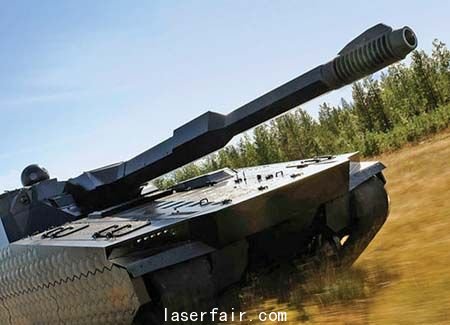 軍車上裝載的熱照相機可抓拍遠景，并改變軍車的熱信號，使之在紅外掃描中不被探測到。它甚至能模仿其他軍車的熱信號來掩飾真實的目的。
