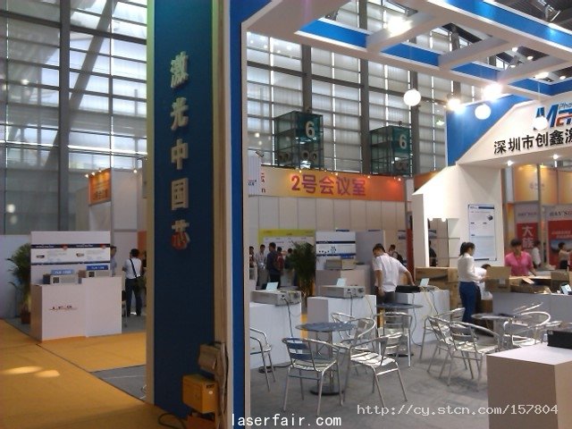 創(chuàng)業(yè)板上市公司金運激光的激光雕塑產(chǎn)品，先用繡花技術(shù)弄好再根據(jù)激光打印出來的，主要用于婚紗和高檔服飾。